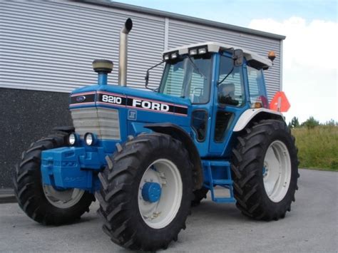 Ford 8210 FII Tractor - technikboerse.com