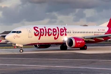 DGCA issues show-cause notice to SpiceJet