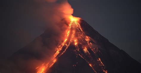 Dangerous volcanoes around the world