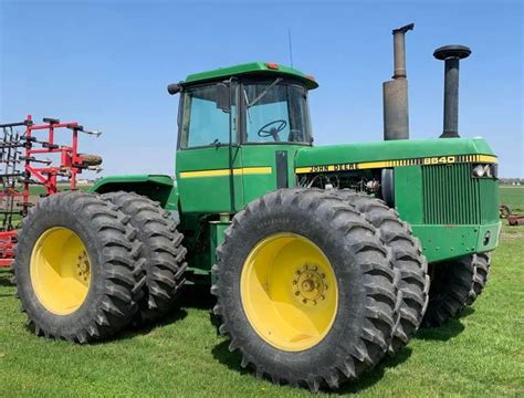 John Deere 8640 4WD Tractor Maintenance Guide & Parts List