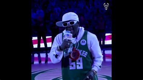 FLAVA FLAV SINGS THE NATIONAL ANTHEM AT MILWAUKEE BUCKS GAME - YouTube