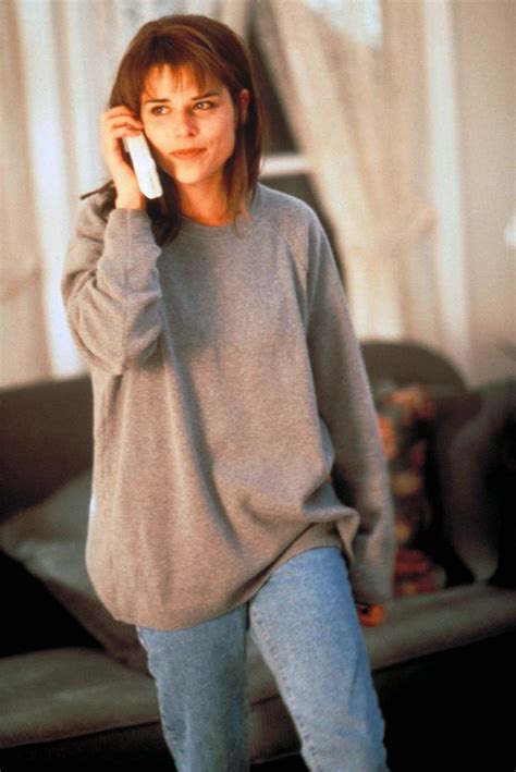 An Ode To 'Scream' And Its '90s Suburban Teen Girl Fashion | Scream outfits, Neve campbell ...