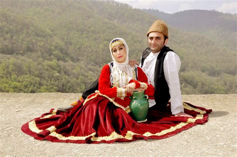 Iranian couple in Gilaki traditional clothing. Gilaki Iranian ...