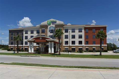 HOLIDAY INN EXPRESS & SUITES SEGUIN $80 ($̶1̶0̶8̶) - Updated 2019 Prices & Hotel Reviews - TX ...