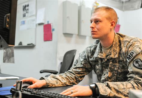 Traits of being a desk sergeant | Article | The United States Army