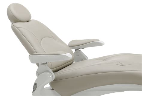 Spirit 3000 Dental Chair with Narrow Back Advantage | Pelton & Crane