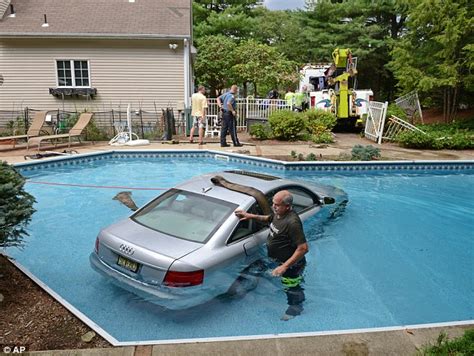 More Funny Swimming Pool Fail Pics - Grand Vista Pools