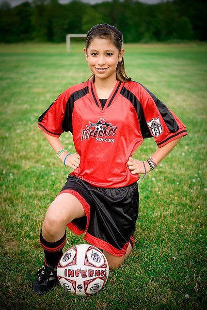 Great soccer player pose Soccer Senior Photos, Soccer Team Photos ...