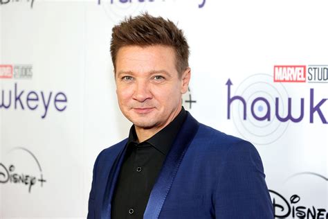 Jeremy Renner's accident occurred while helping an imprisoned family member - Afpkudos