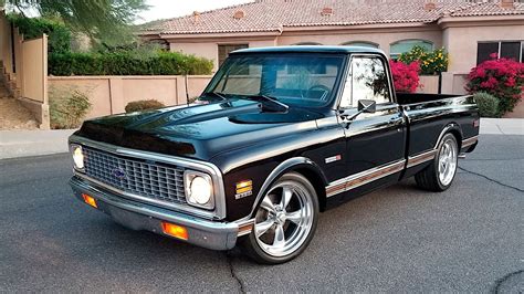 Custom 1971 Chevrolet C10 Makes Woodgrain and Chrome Look Classy ...