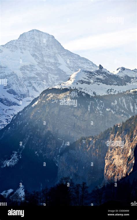 Lauterbrunnen and winter hi-res stock photography and images - Alamy