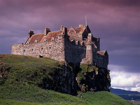 Duart castle, the seat of clan MacLean | Scottish castles, Castle, Tours of england