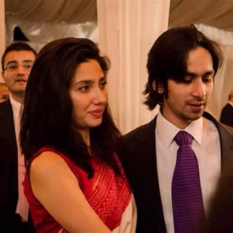 Married At 23, Divorced At 31, Mahira Khan Is Single Mother Of 3 Yr Old ...