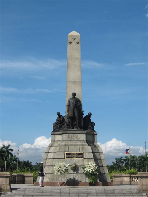 Rizal Monument in Luneta Park, Manila, Philippines | Rizal park, Manila ...