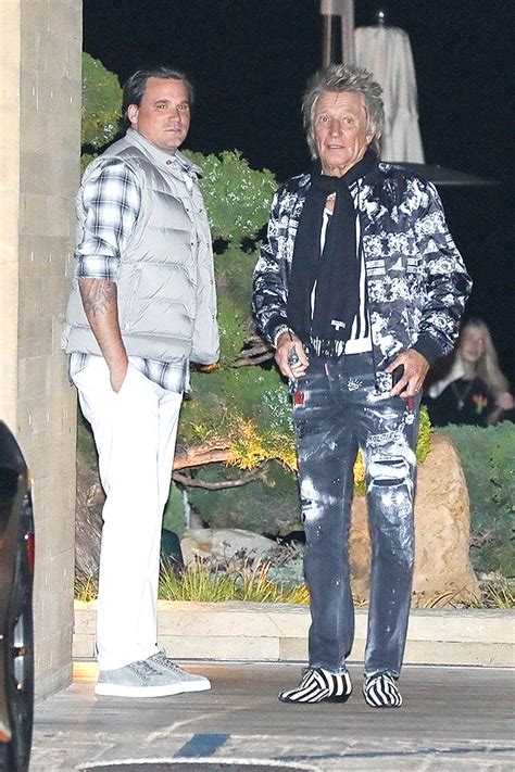 Rod Stewart Rocks Ripped Jeans For Dinner With Son Sean: Pics – Hollywood Life