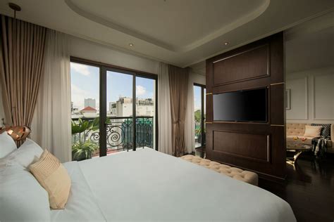 Rooms & Suites