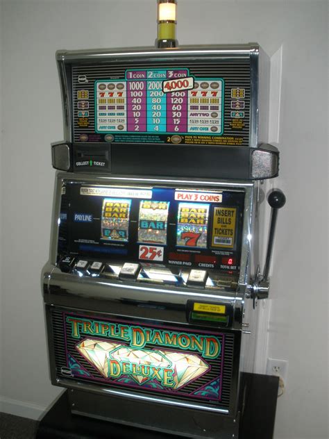 IGT TRIPLE DIAMOND DELUXE S2000 SLOT MACHINE - FLAT TOP - THREE CREDIT ...