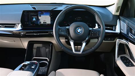 BMW iX1: interior, dashboard & infotainment | DrivingElectric