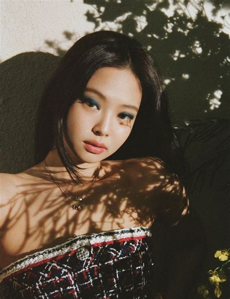 Jennie Kim "Vogue" Photoshoot | Vogue photoshoot, Blackpink jennie, Vogue korea