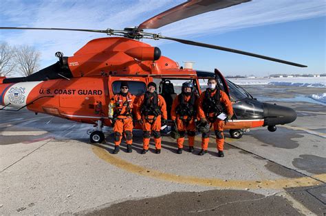 US Coast Guard rescues 18 people from ice floe on Lake Erie