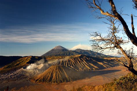 Amazing Mount Bromo | Unique Wallpaper