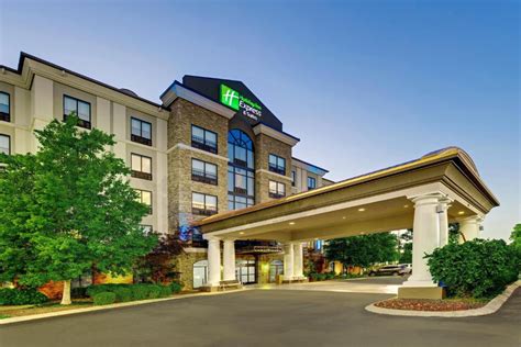 Holiday Inn Express Nashville-Opryland, an IHG Hotel, Nashville ...