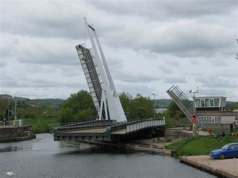 Swing bridges over the Exeter Canal open © Sarah Charlesworth cc-by-sa/2.0 :: Geograph Britain ...