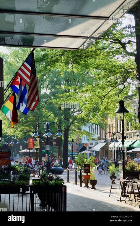 Historic Downtown Mall, Charlottesville, Virginia, USA Stock Photo - Alamy