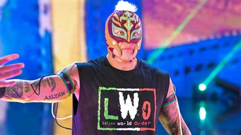 Rey Mysterio Breaks Silence Following Legitimate Injury On SmackDown ...