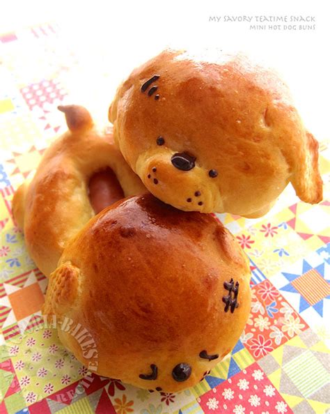 mini hot dog buns – Victoria Bakes