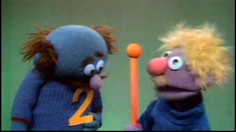 Classic Sesame Street - Harvey Kneeslapper “I’d Love 2” (Brighter Color) - YouTube