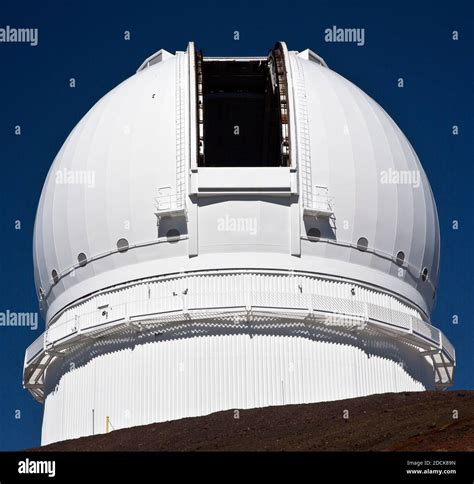 Views of Mauna Kea OBservatory Stock Photo - Alamy