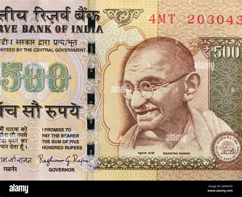 Indian currency 500 rupee banknote, Mahatma Gandhi, India money closeup Stock Photo - Alamy