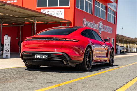 Top 107+ images porsche taycan turbo s specs - In.thptnganamst.edu.vn