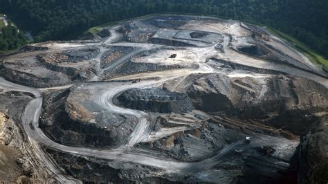 Coal Mining Health Study Is Halted by Interior Department - The New York Times