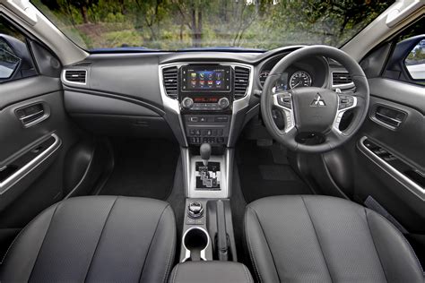 2019 Mitsubishi Triton GLS Premium 4WD 11 interior - Ute Guide