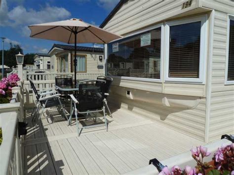 Self catering holiday caravan rental on Hoburne Bashley Park