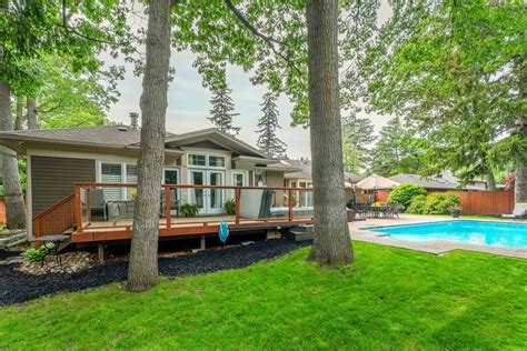 House of the week: Mississauga bungalow comes with a spectacular pool | INsauga