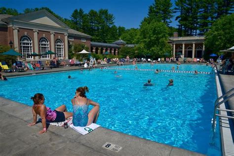 Saratoga's Victoria Pool In New York Is America's First Heated Pool