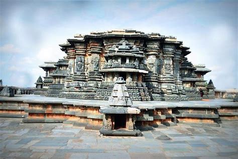 Belur, Halebeedu, Shravanabelagola Tour privado con templos | Bangalore ...