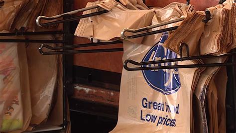 Customers react to Kroger initiative to eliminate plastic bags by 2025