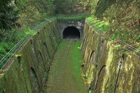 Abandoned Railroad Tunnel in Park Montsouris, Paris [3776x2520] : r ...