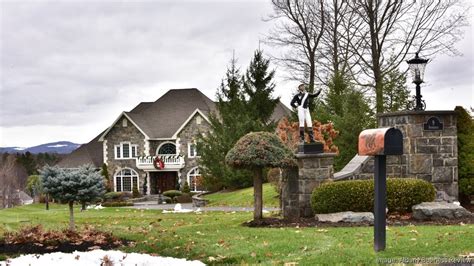 Loudonville, NY, residents love where they live - Albany Business Review