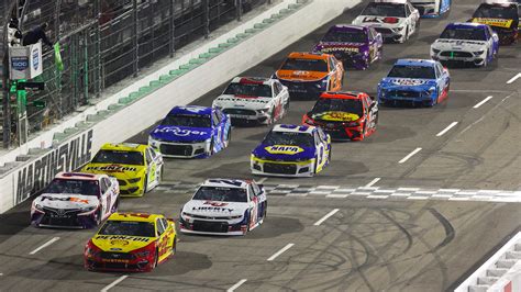 NASCAR at Martinsville: Cup race will resume Sunday after rainy night