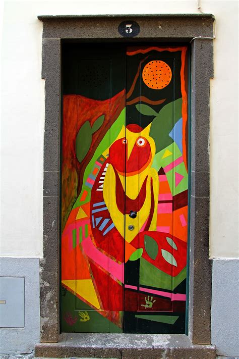 The painted doors of Old Funchal, Madeira (34) | Painted doors, Cool ...