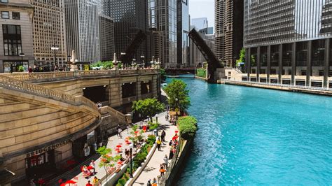 The Ultimate Guide to the Chicago Riverwalk