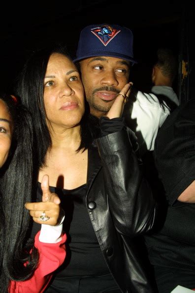 Aaliyah's Mother Says Claims Of Singer & R. Kelly Having Sex Are False