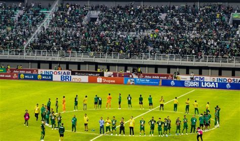 Kemenangan Persebaya atas PSIS di Kandang Sendiri - Suara Surabaya