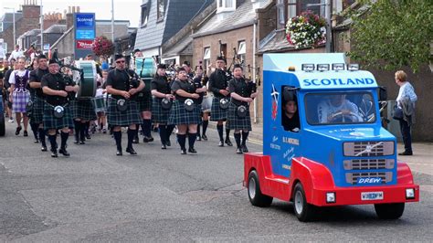 Parade to the 2022 Laurencekirk Gala in Aberdeenshire led by Howe O' The Mearns Pipe Band in ...