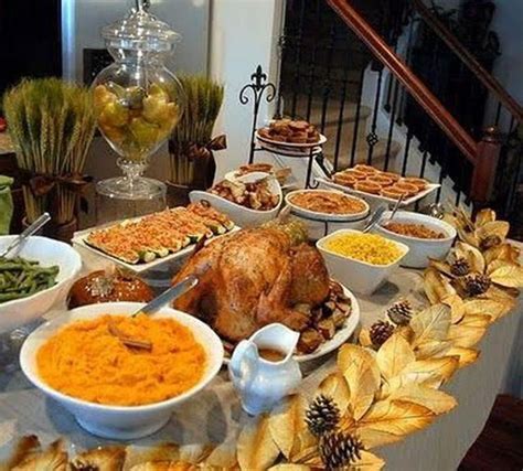 33 Beautiful Thanksgiving Dinner Table Decor Ideas - belihouse.com | Thanksgiving dinner table ...